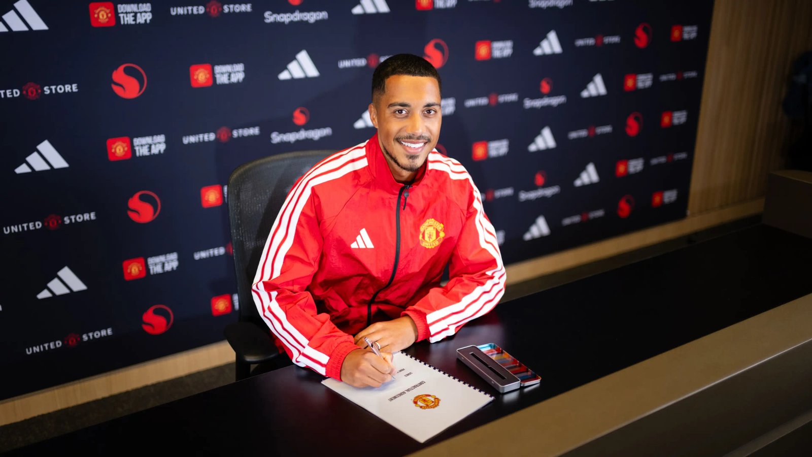 Youri Tielemans Manchester United 2026